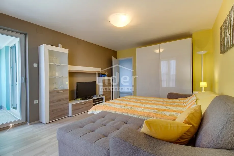 mali lošinj-centar 1skl - slika 8
