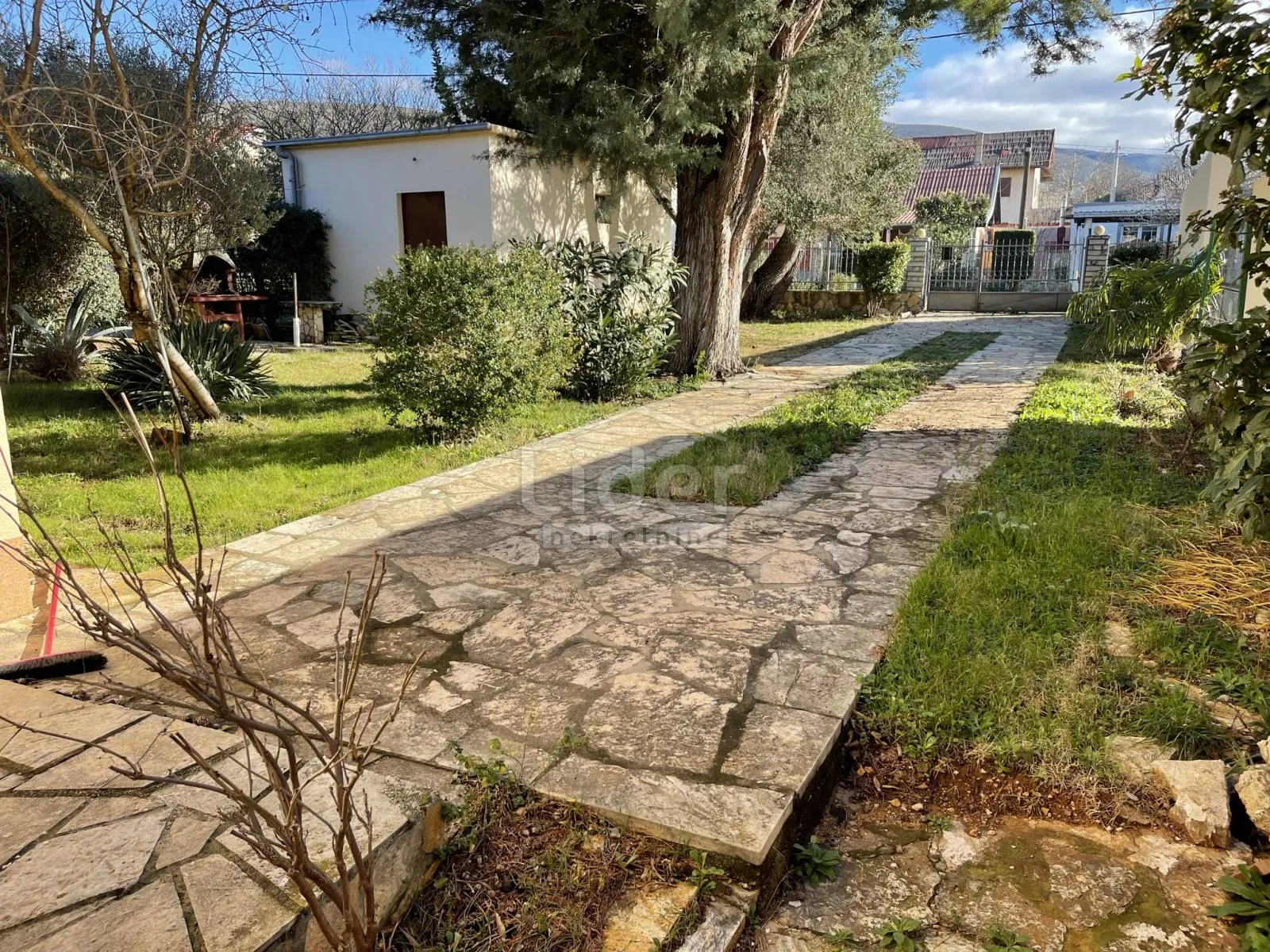 gornji karin, kuća prvi red do mora - slika 10