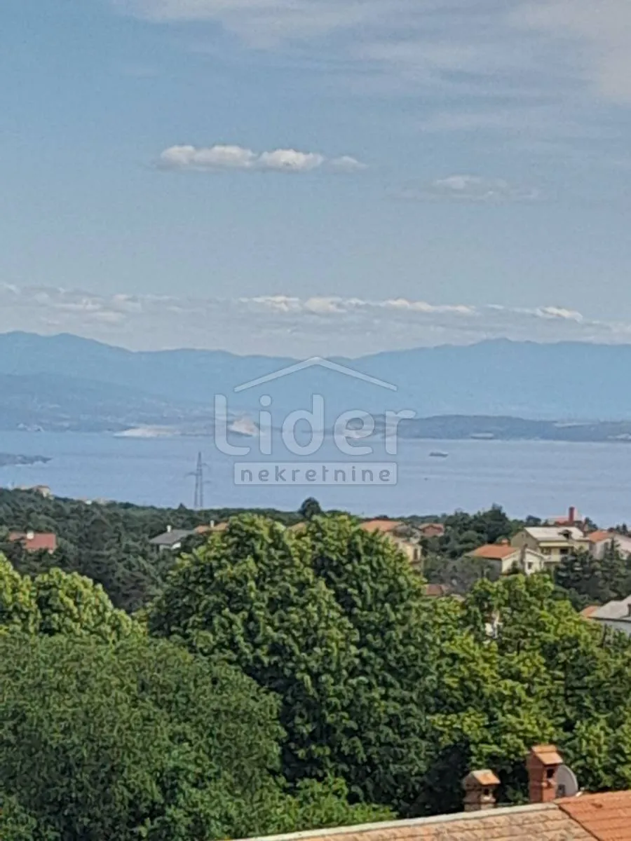 stan u centru kastva 92 m2 sa balkonom - slika 6