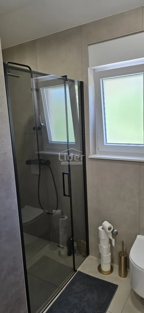 zamet , trosobni stan s okućnicom - slika 20