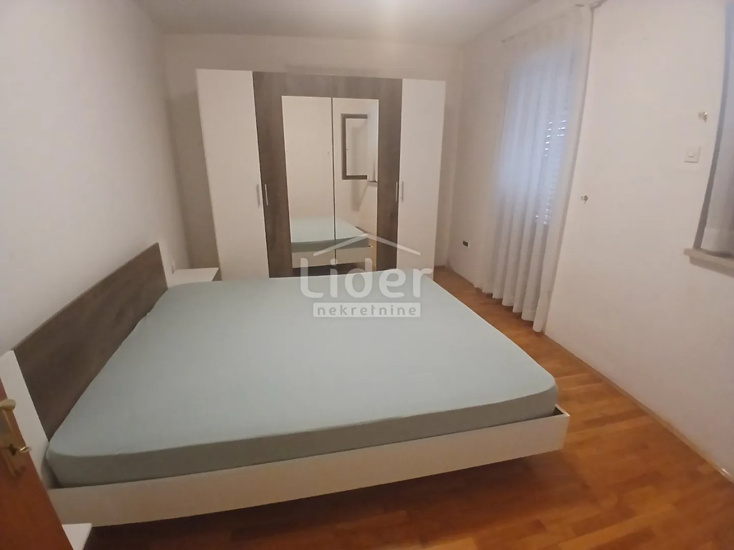 marčelji, 164,22 m2, četverosoban sa dn.boravkom - slika 10