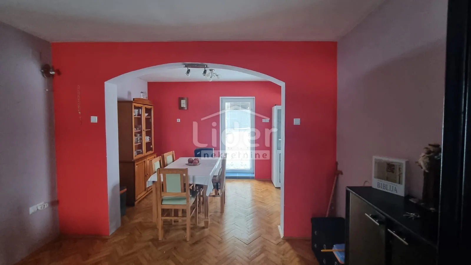delnice, dvojna kuća od 100m2, p+1, okućnice 320m2 - slika 3