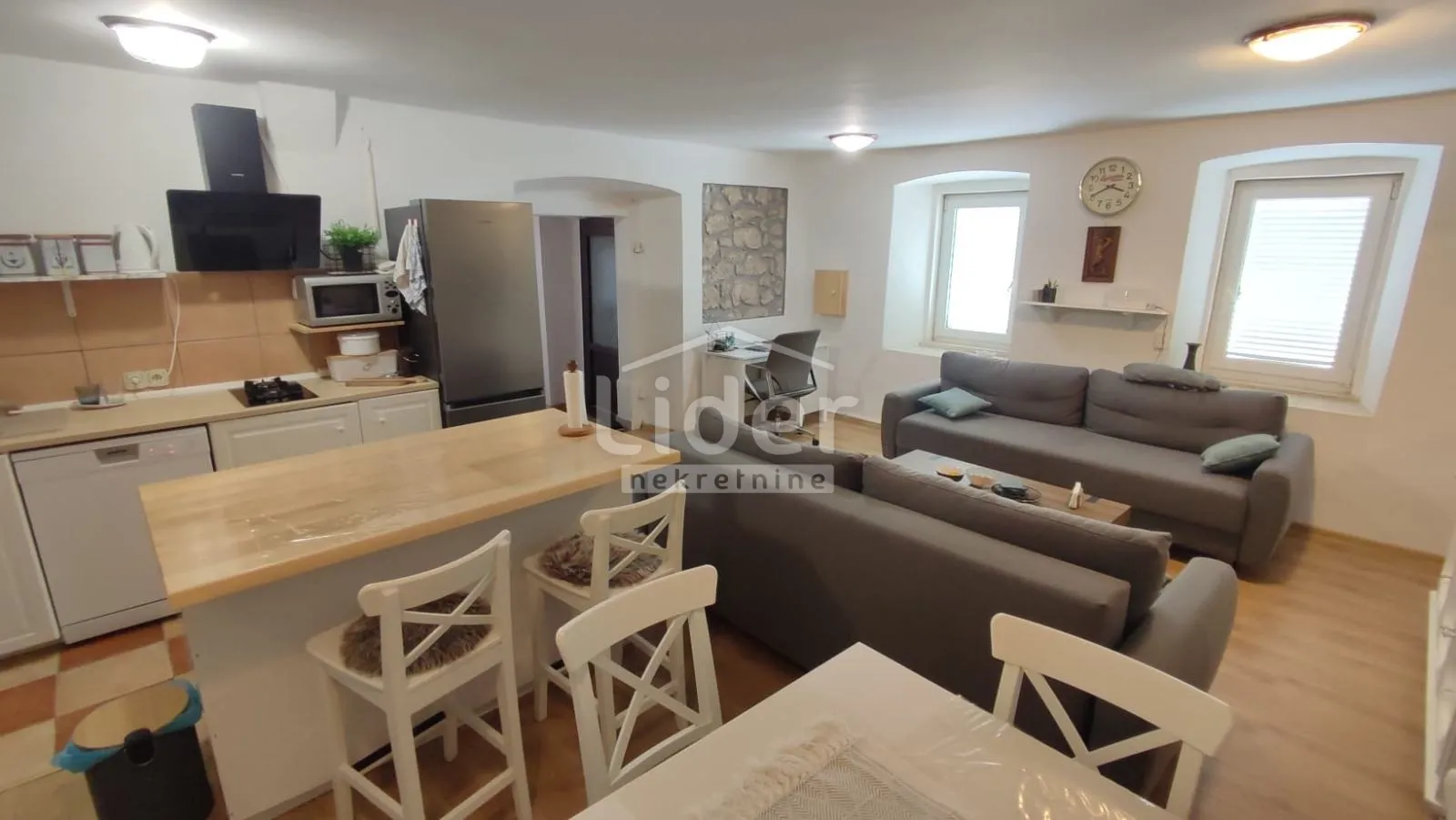 vila: crikvenica u centru, 360.00 m2 - slika 2