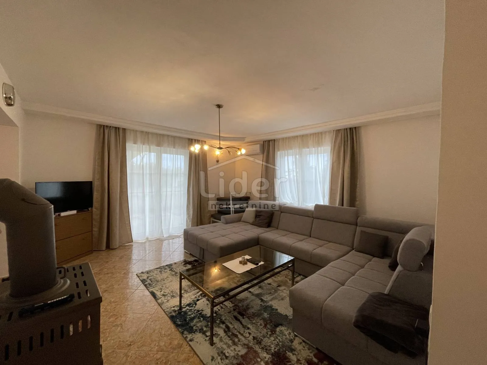 apartmanska kuća na traženoj lokaciji - slika 9