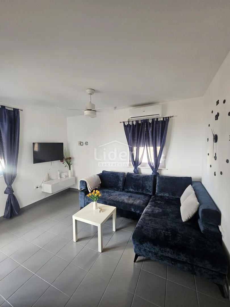 apartman novalja, 1s+db, parkirno mjesto - slika 2