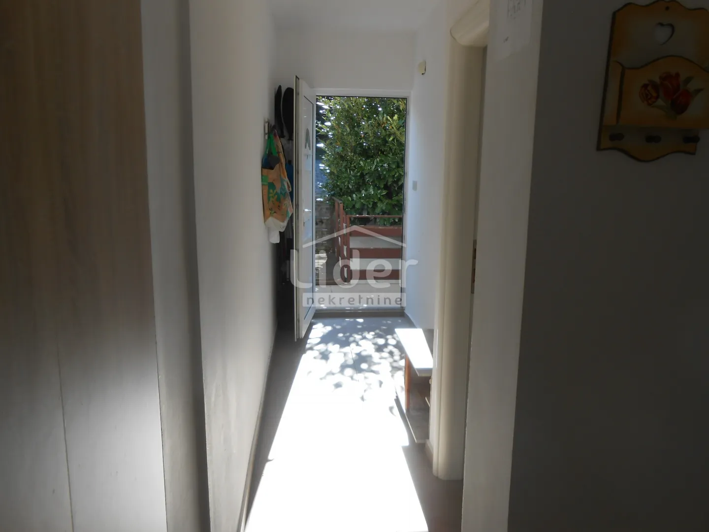 prilika! apartman na samo 100 m od mora - slika 12