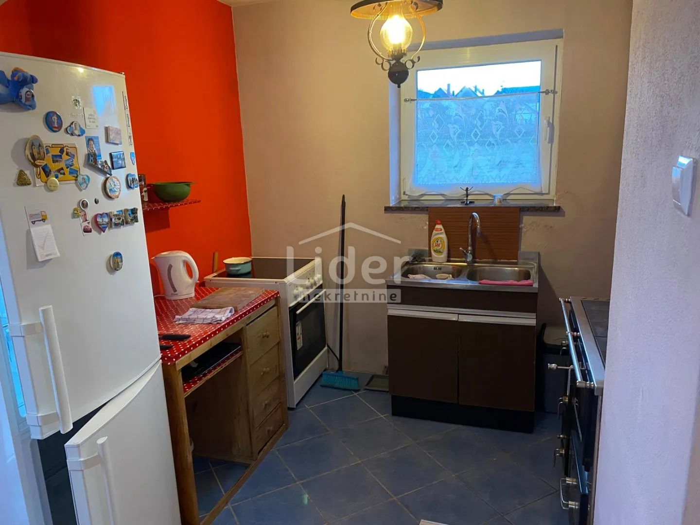 delnice, dvojna kuća od 100m2, p+1, okućnice 320m2 - slika 6