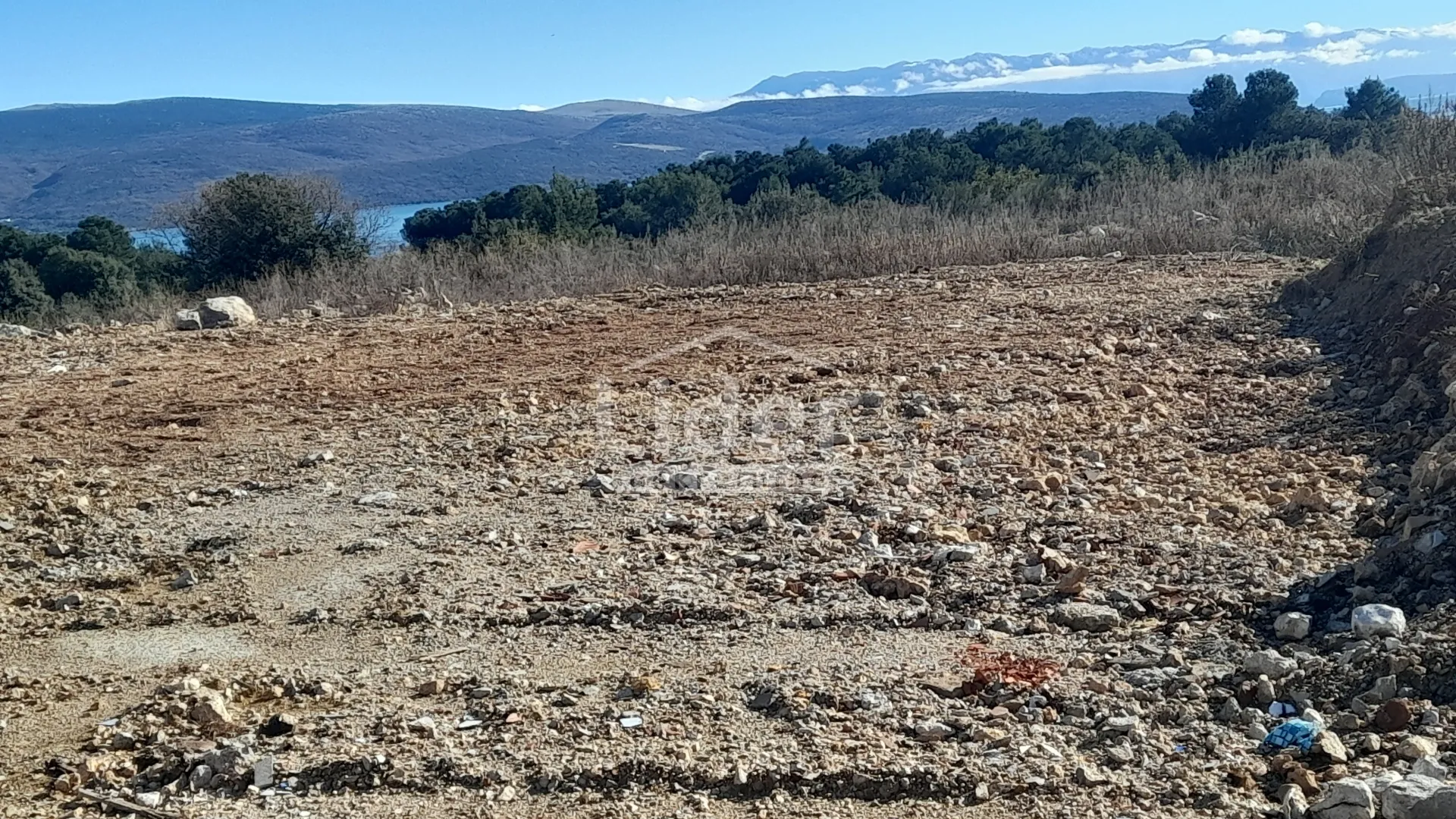 otok krk,grad krk- građevinsko zemljište s pogledom na more 732m2 - slika 4