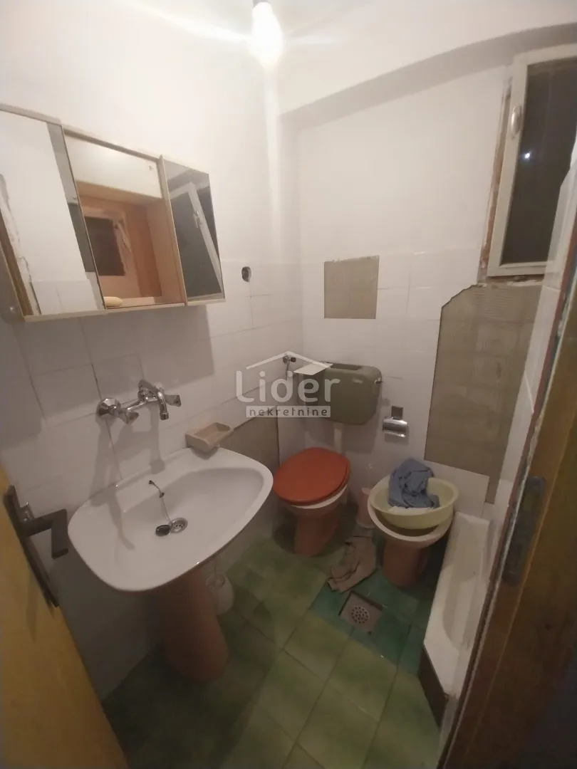 pag, centar, kuća 212 m2, 250.000 € - slika 6