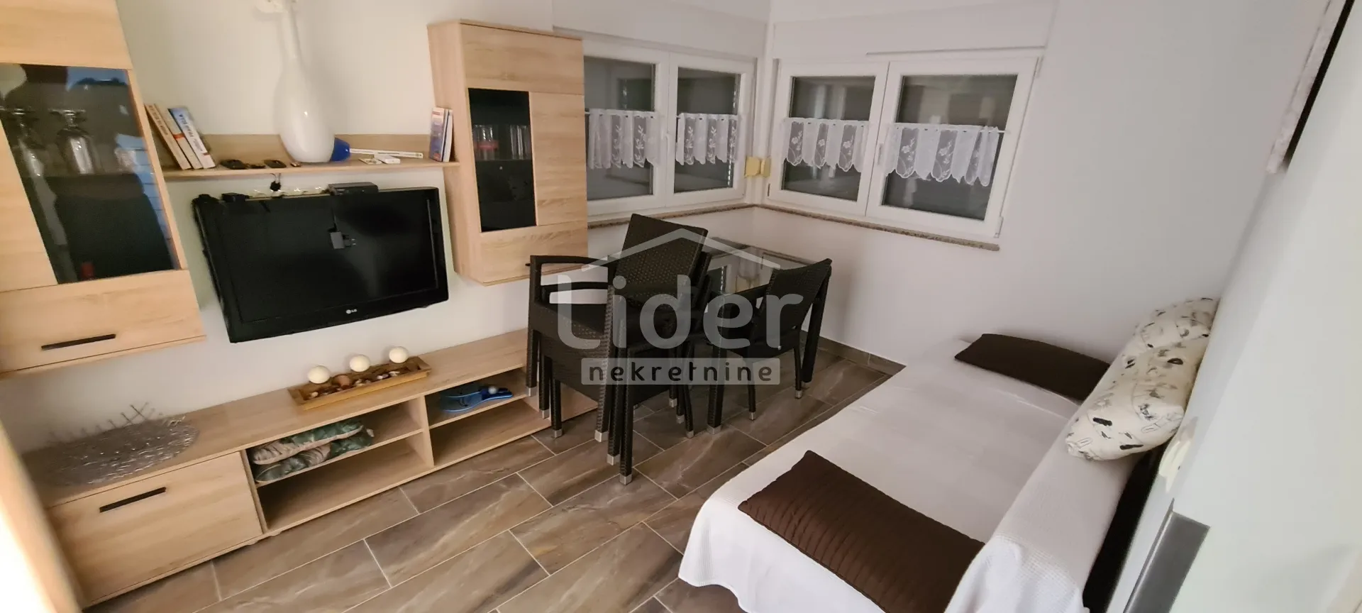 kruševo, kuću sa 3 stana i bazenom prodajemo - slika 25