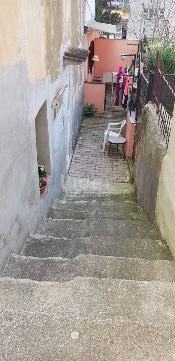 mali lošinj kuća s tri stana - slika 10