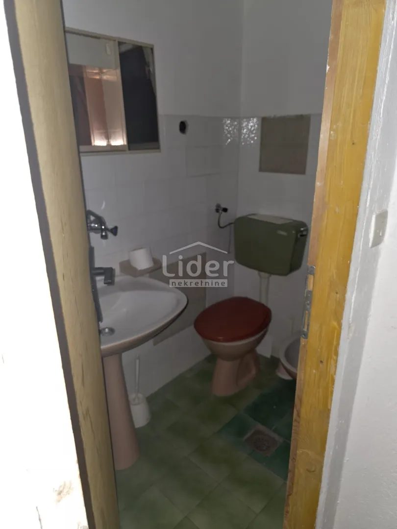 pag, centar, kuća 212 m2, 250.000 € izvrsna investicija! - slika 21