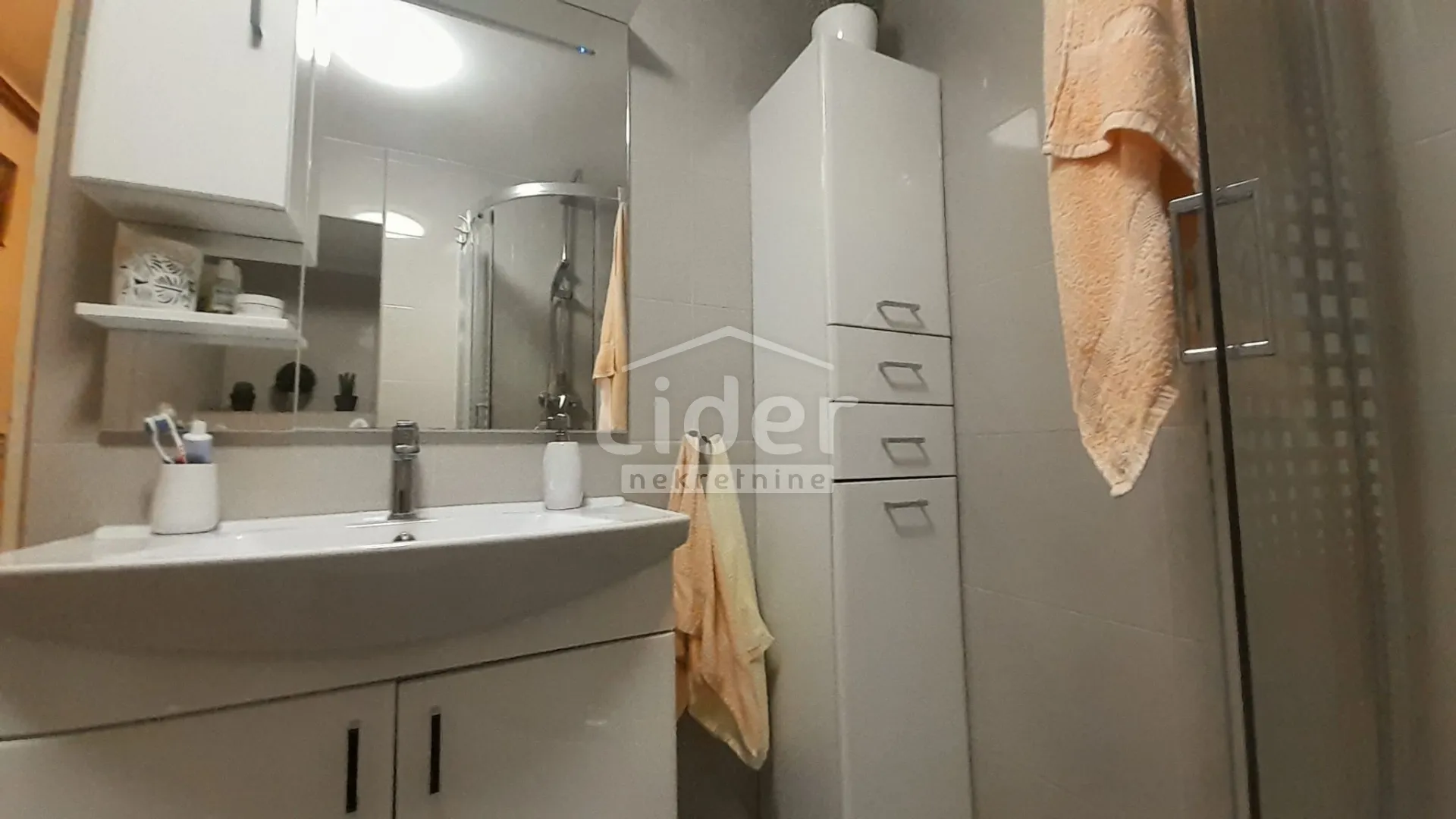 otok krk,omišalj-kuća u centru s parkirnim mjestom - slika 15