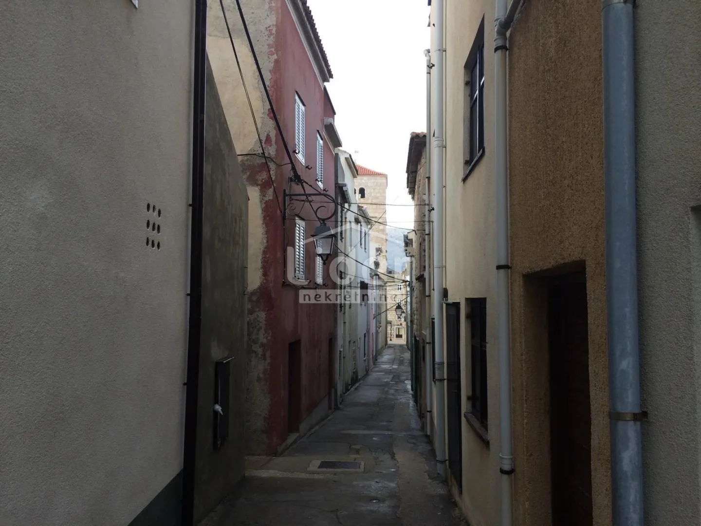 pag, centar, kuća 212 m2, 250.000 € - slika 26