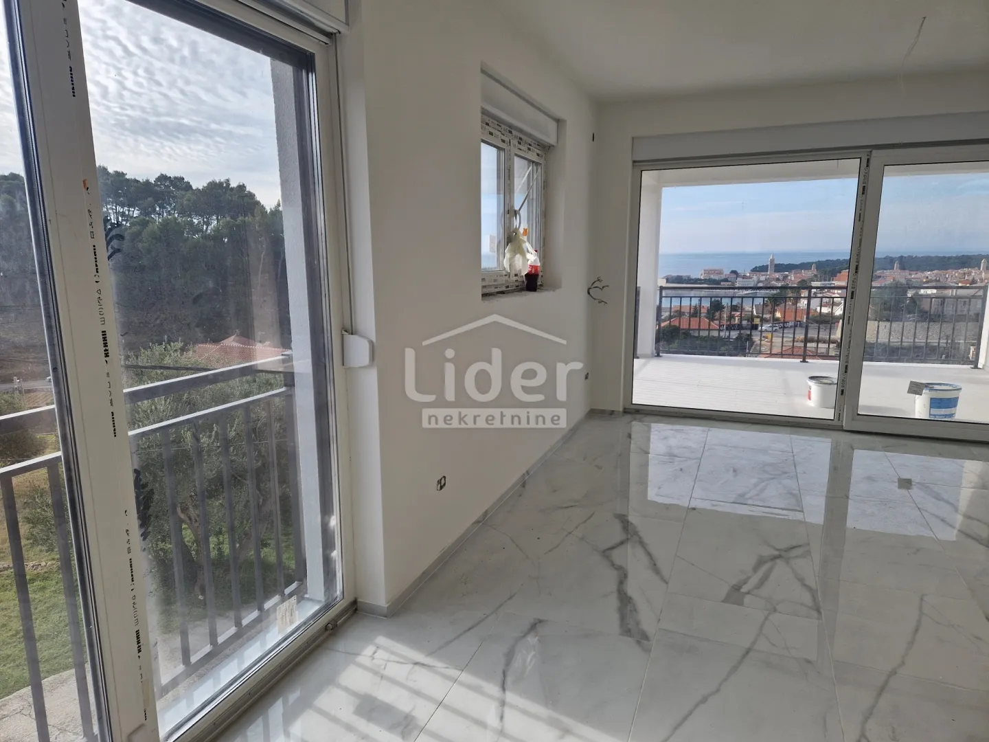 apartman u banjolu sa fantastičnim pogledom - slika 7