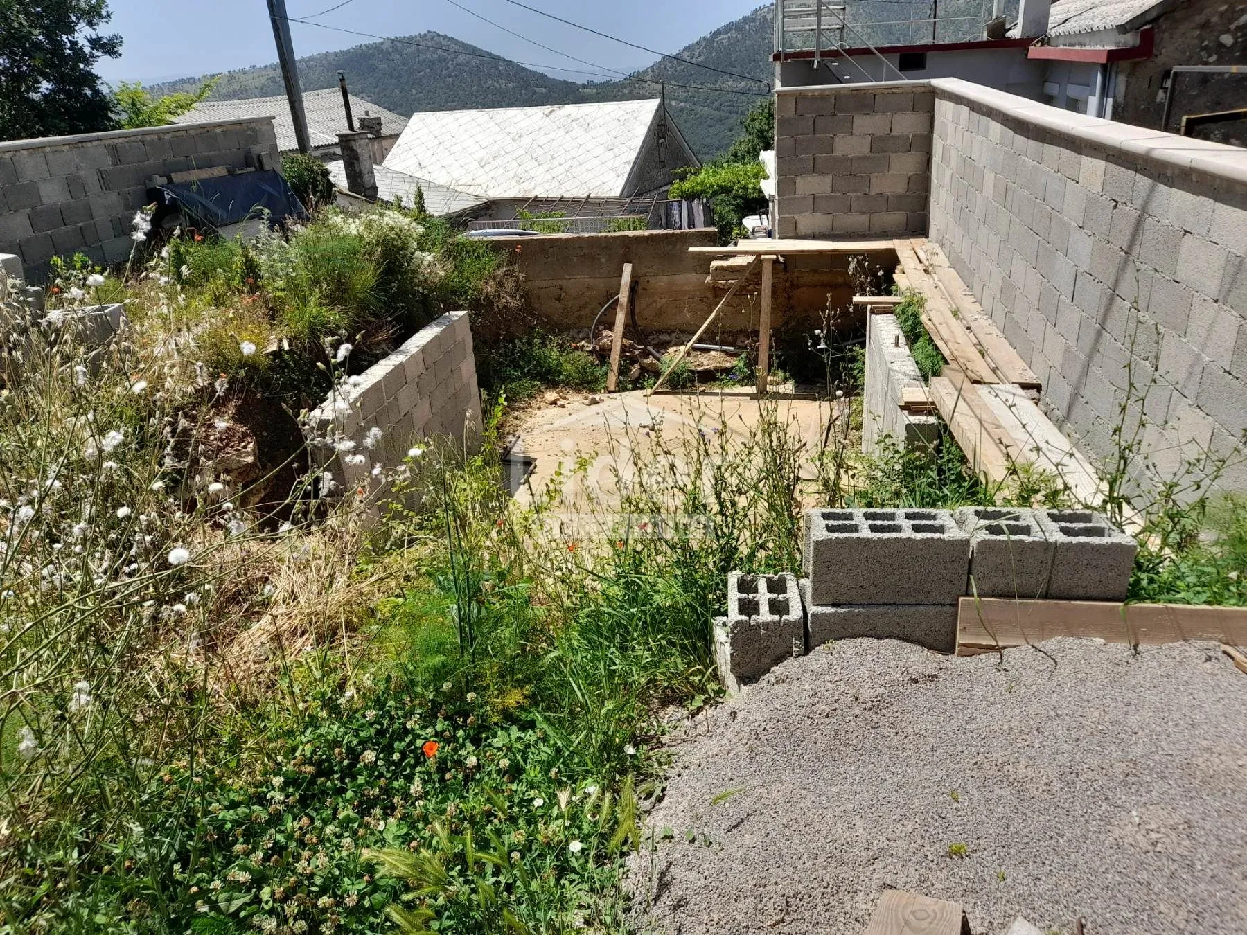 adaptirana kuća sa dva stana - slika 21