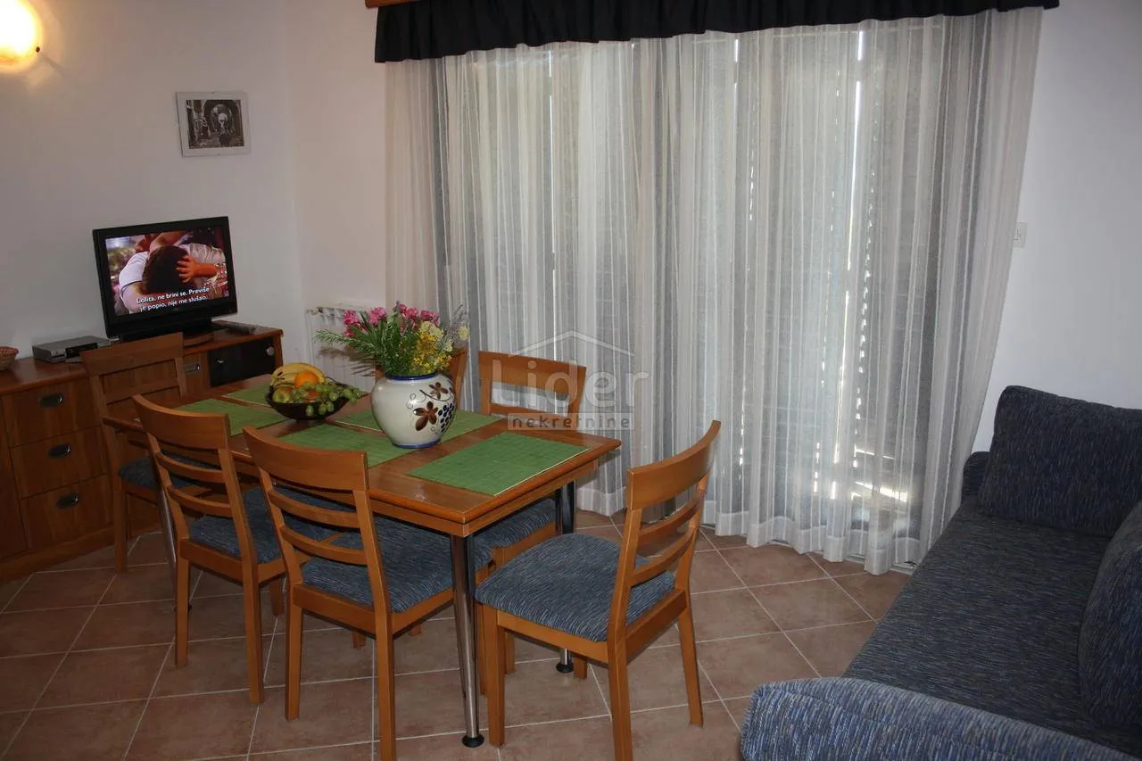 vila s bazenom, rab, barbat - slika 12