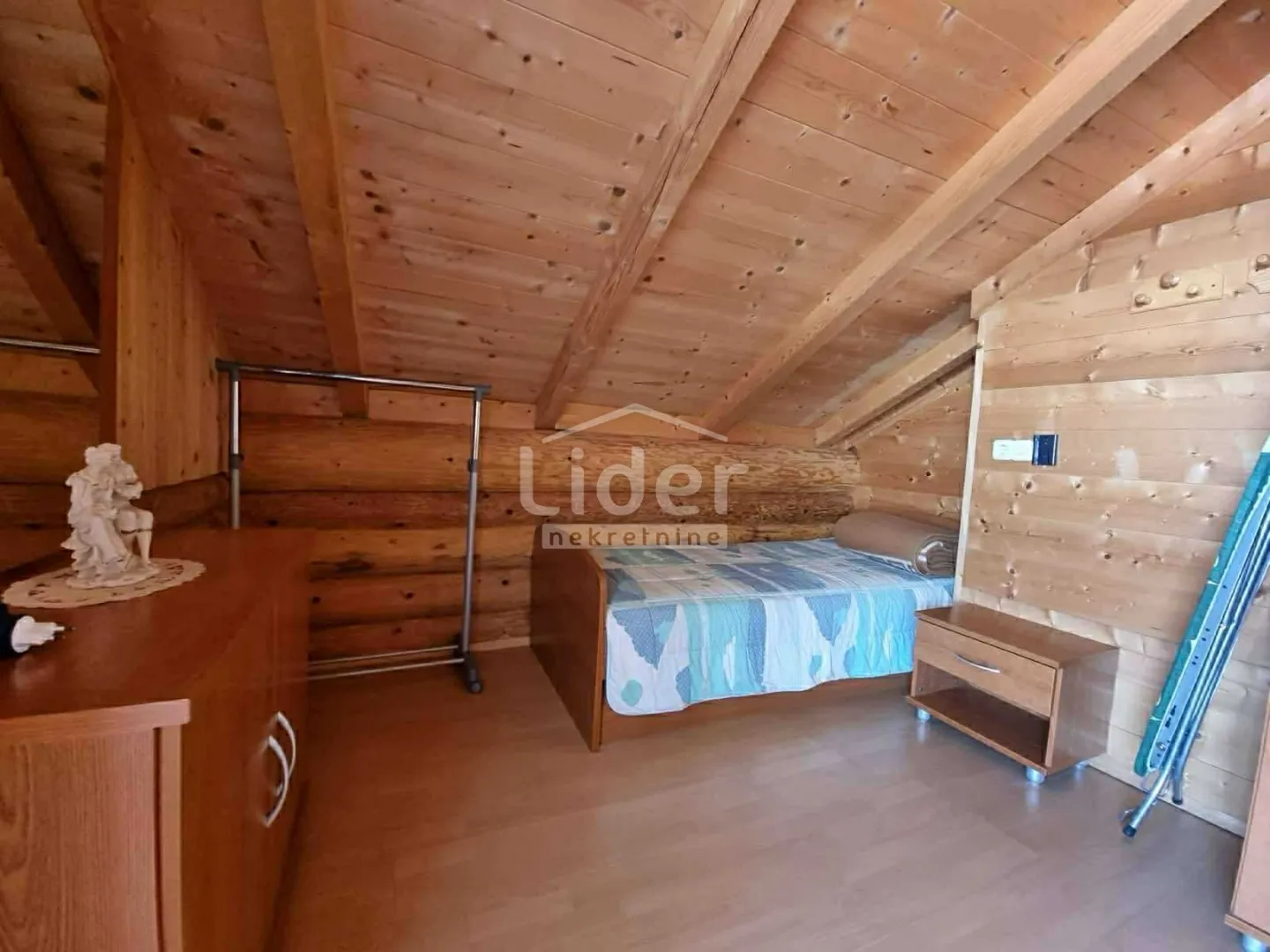 kaštelir drvena kuća sa pogledom na more! - slika 20