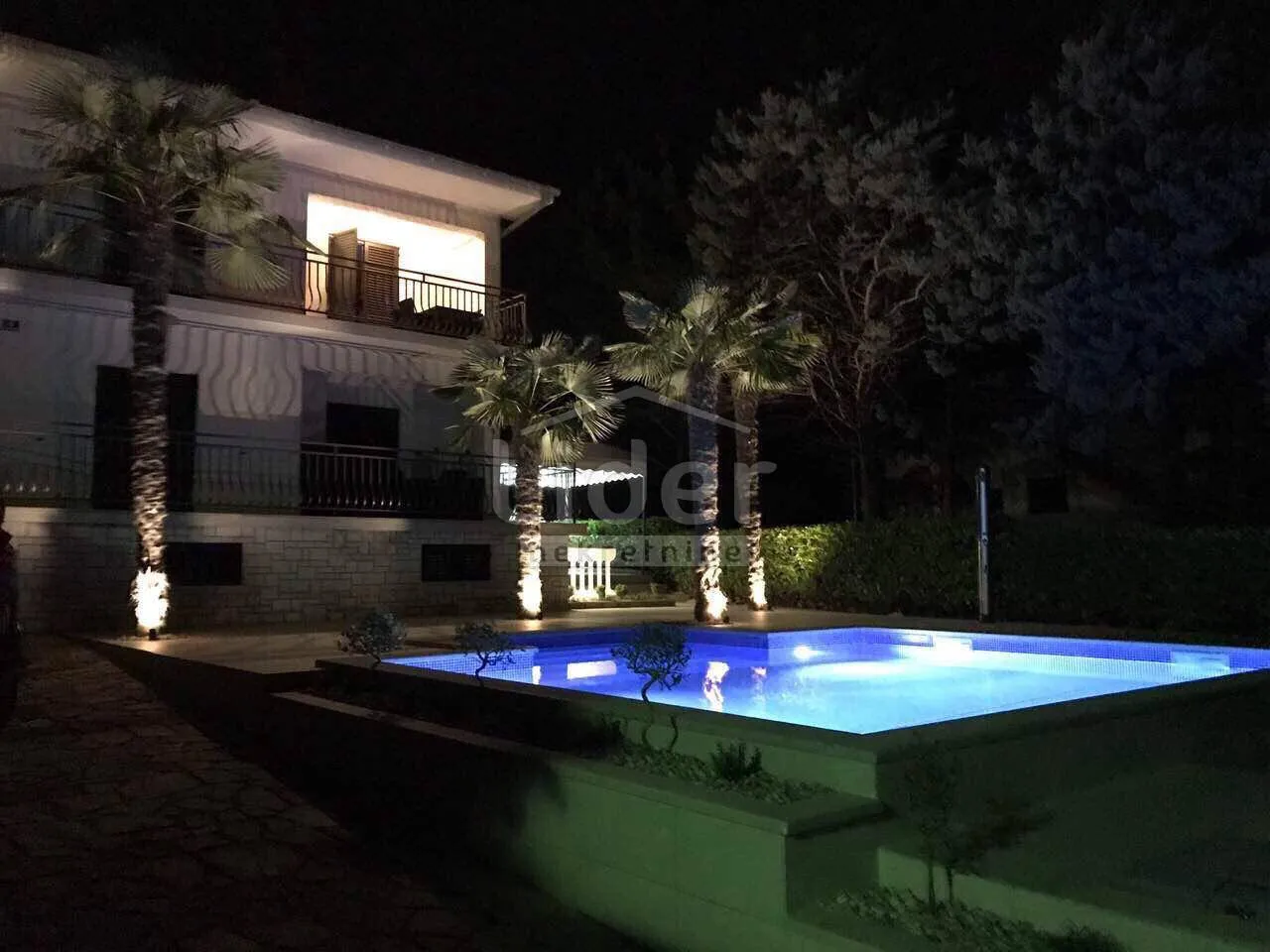 malinska, kuća p+1, 150m2, 577m2 okućnice, bazen - slika 21