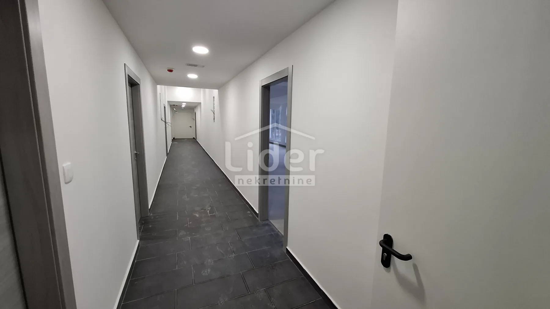 škurinje-poslovni prostor,419 m2, novogradnja - slika 4