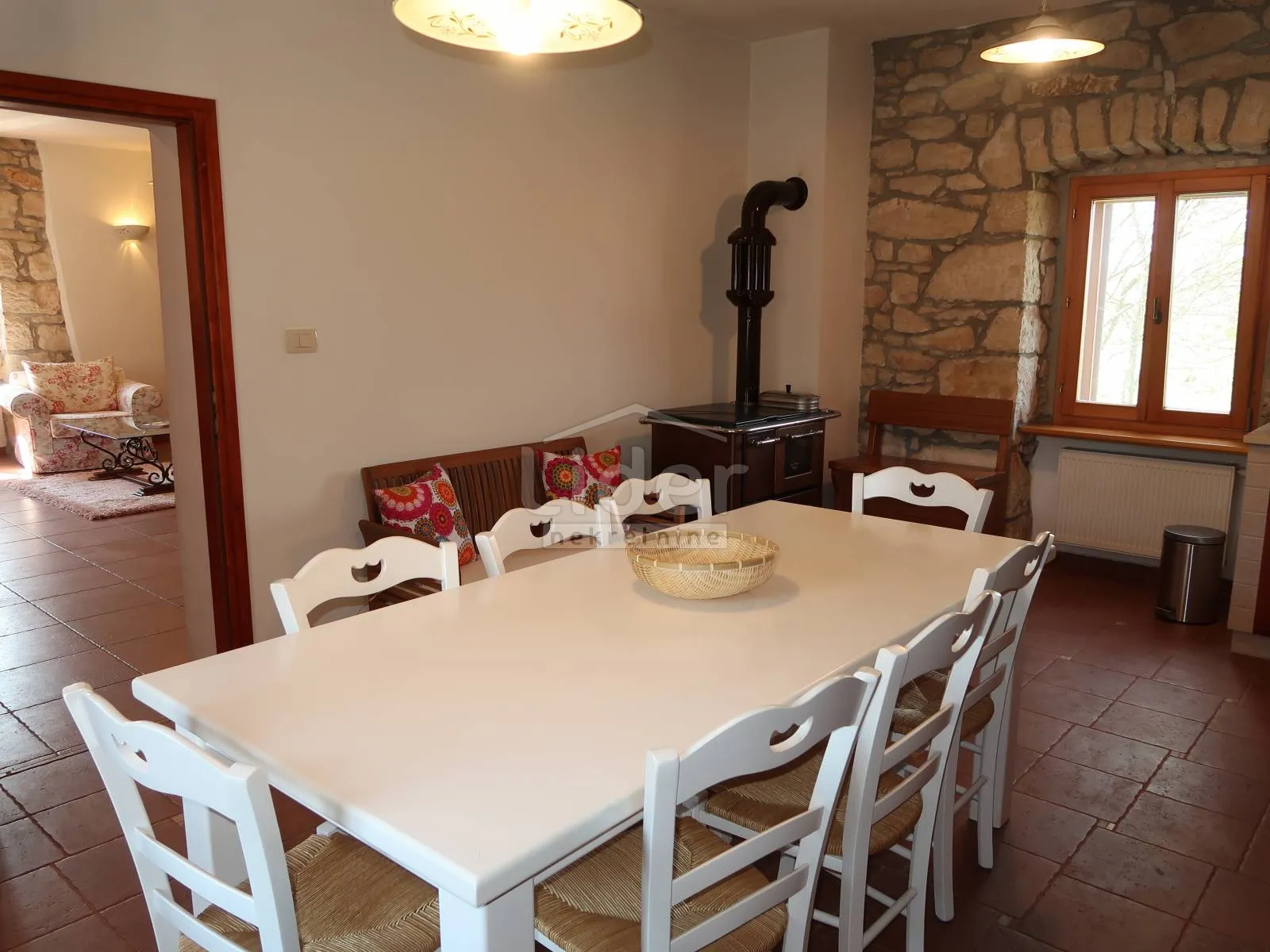prekrasna autohtona vila nedaleko labina - slika 12