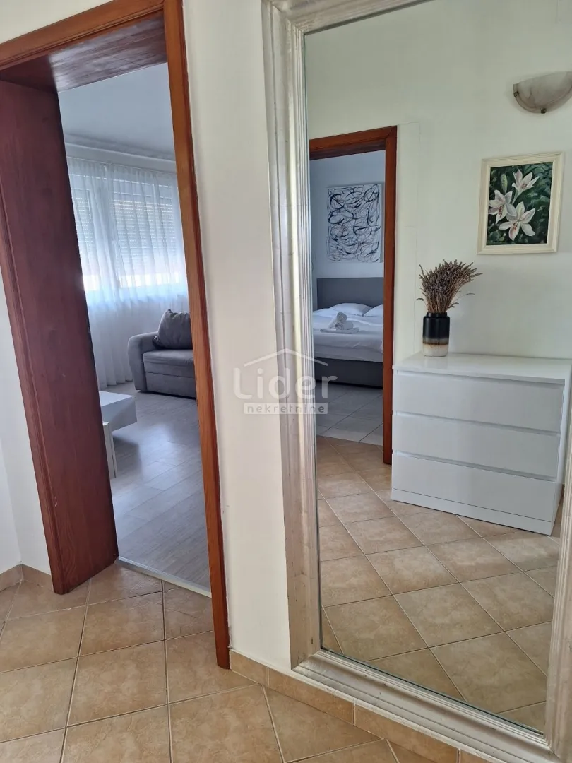 kuća sa dva stana, barbat - slika 17