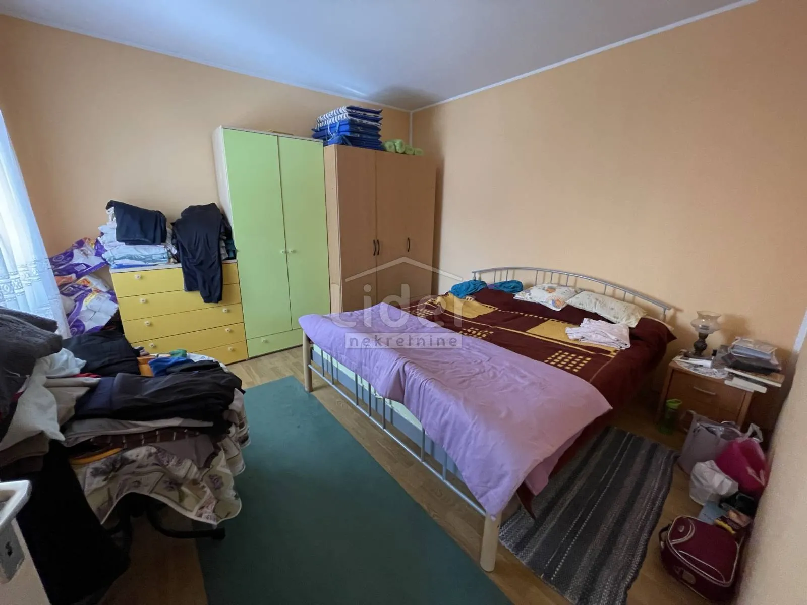 gornji karin samostojeća kuća sa 3 stana - slika 14