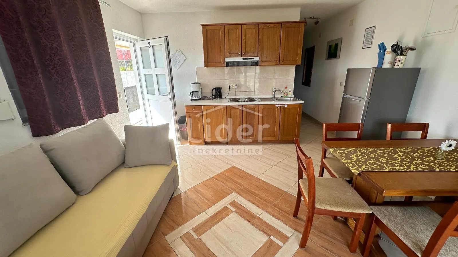 kuća u loparu sa 4 apartmana u blizini plaže - slika 10