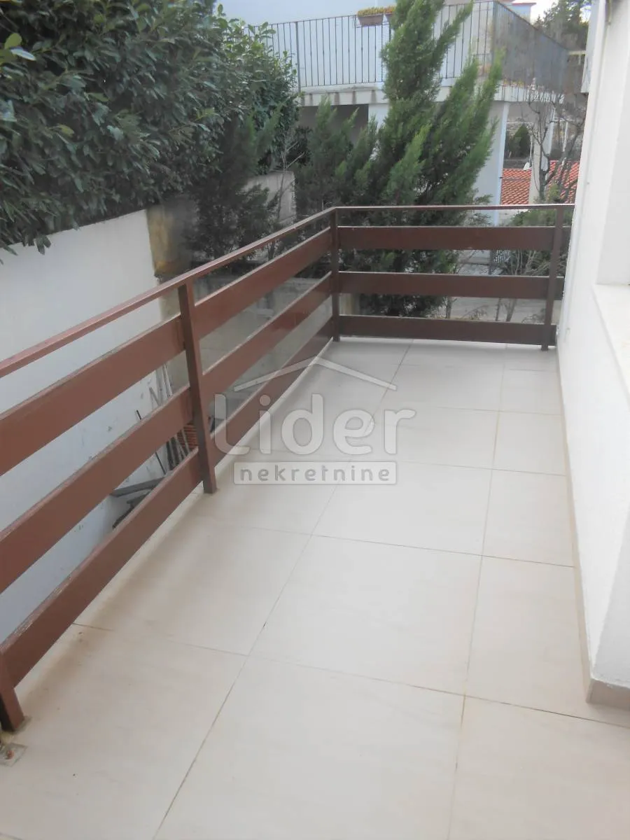 prilika! apartman na samo 100 m od mora - slika 18