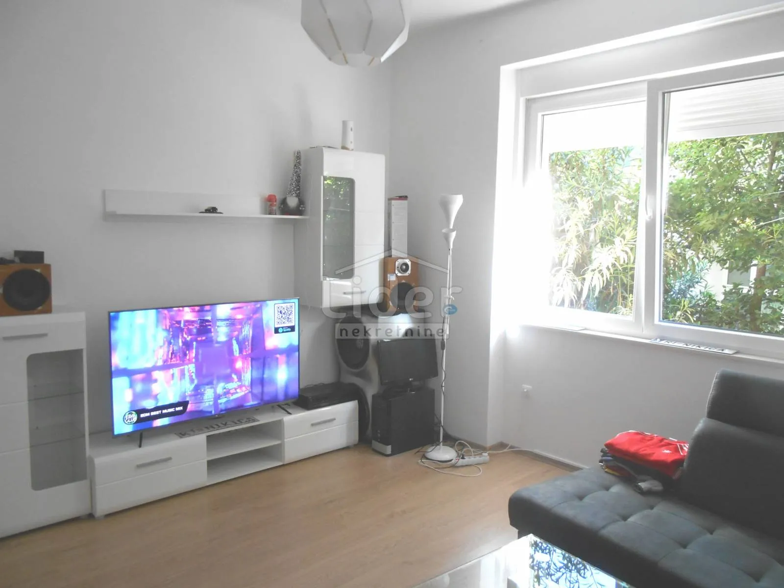 belveder (centar) adaptirani stan, 58 m2 - slika 5