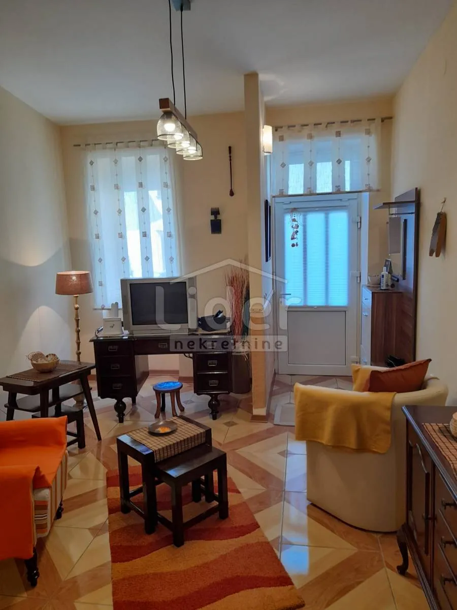 crikvenica kuća u nizu u centru grada - slika 1