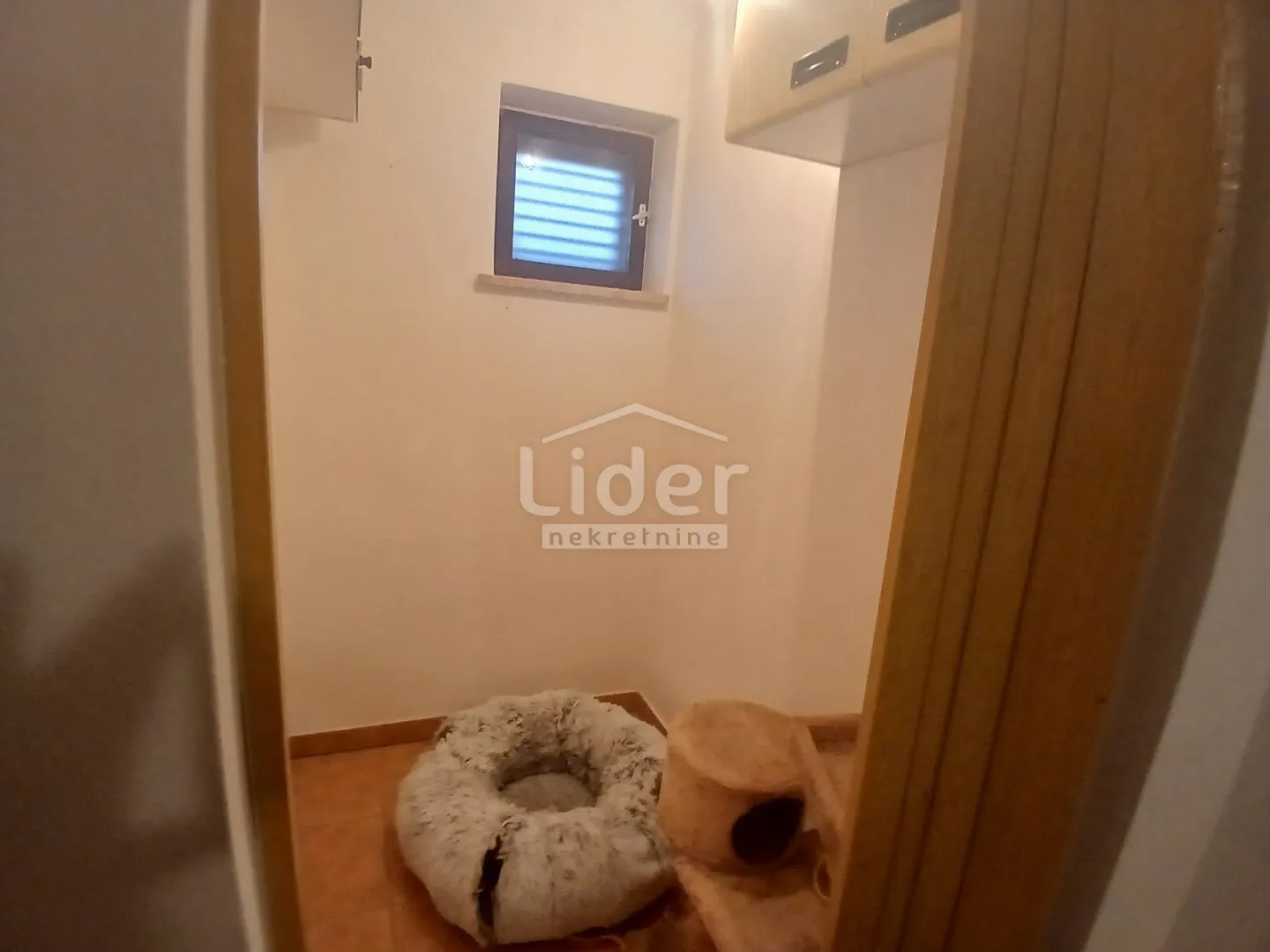 marčelji, 164,22 m2, četverosoban sa dn.boravkom - slika 9
