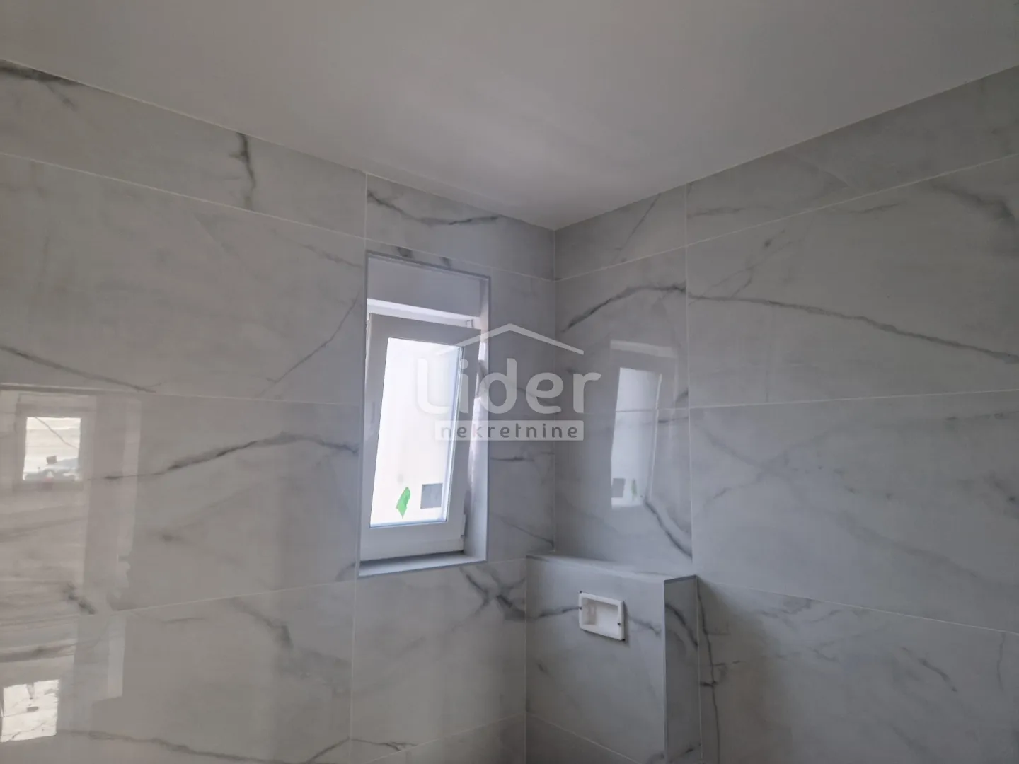 apartman u novogradnji, banjol 65 m2 - slika 11