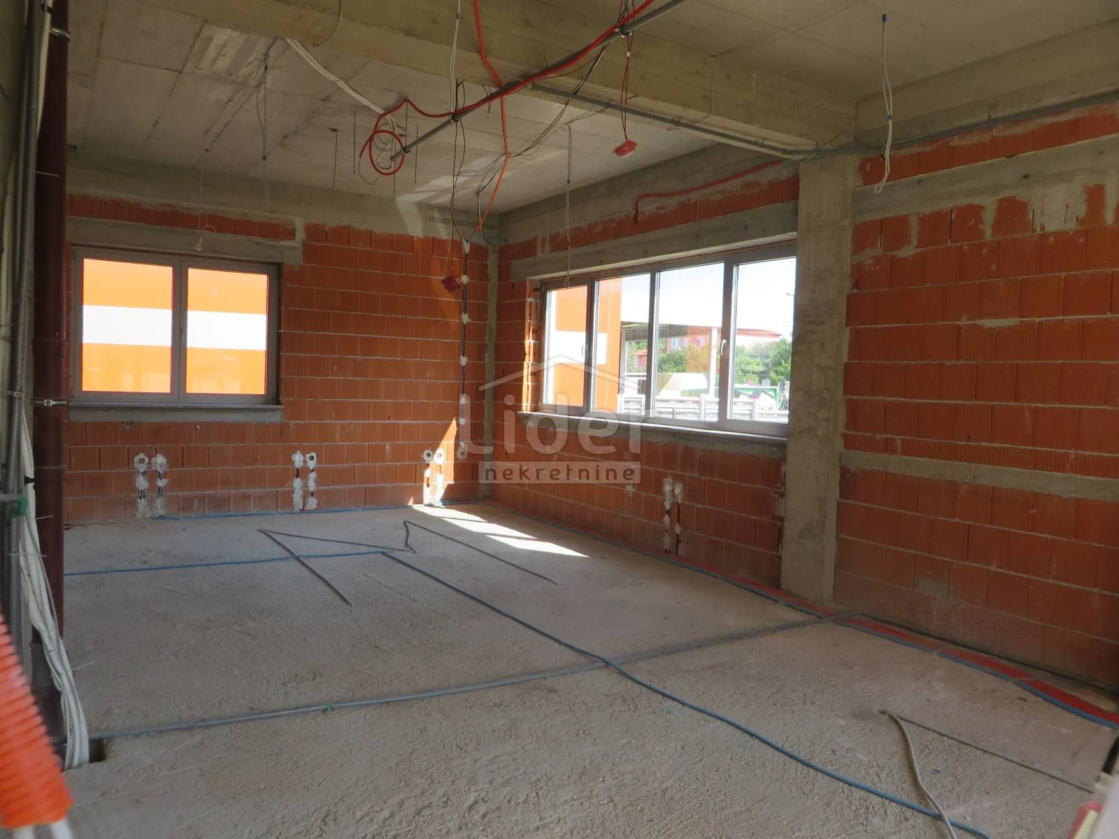 rovinj poslovni prostor od 1260 m2 na 1650m2 zemljišta - slika 8