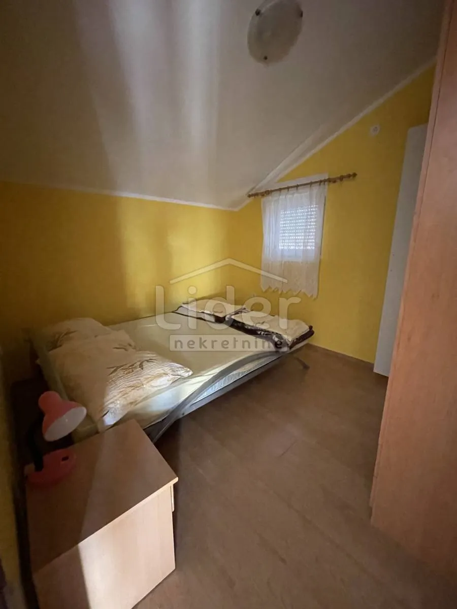 gornji karin samostojeća kuća sa 3 stana - slika 28