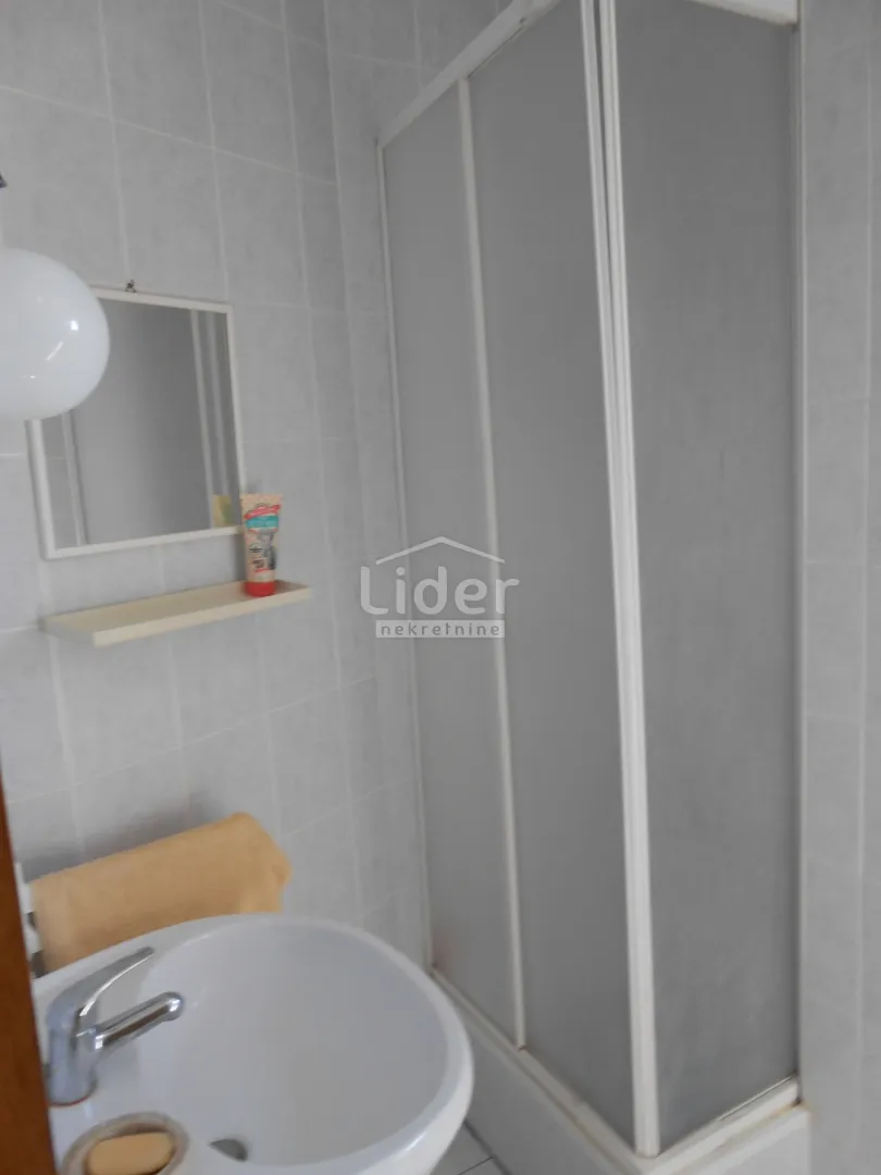 malinska apartman od 58 m2 s lođom - slika 11
