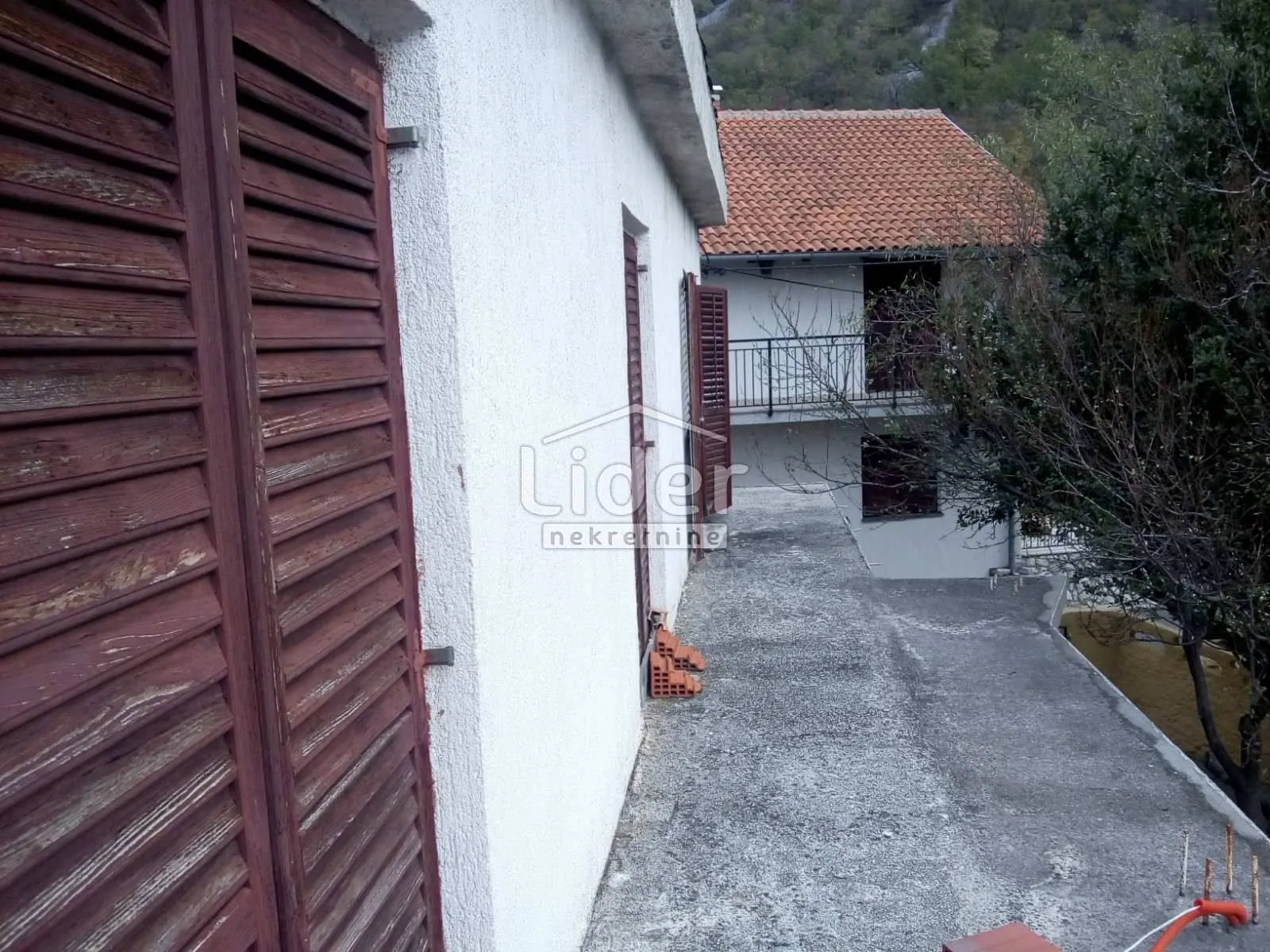 bunica (senj) 2 stana u kući s pogledom na more - slika 27