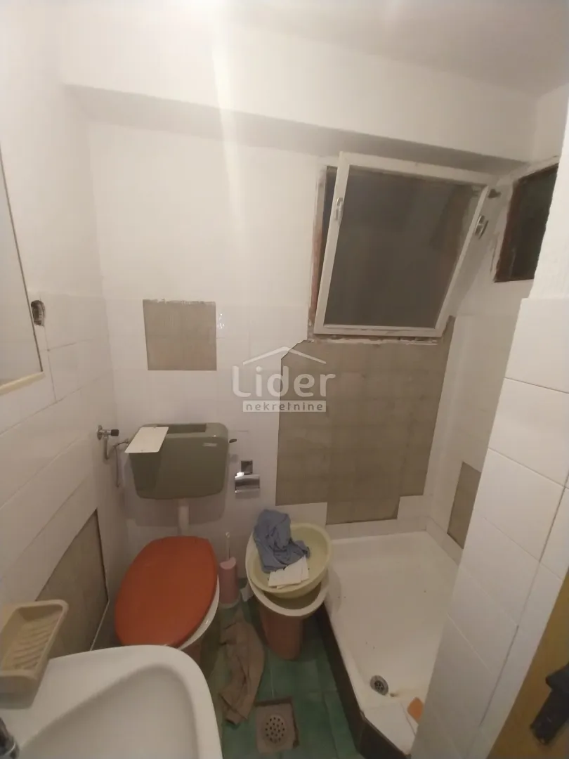 pag, centar, kuća 212 m2, 250.000 € - slika 22