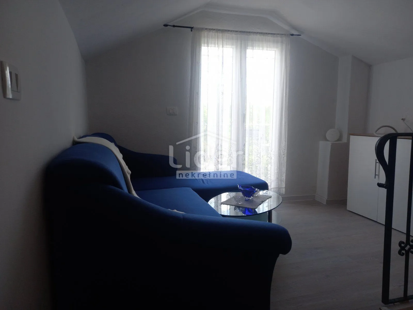 jušići četiri manje kuće s okućnicom i dvorištem - slika 33