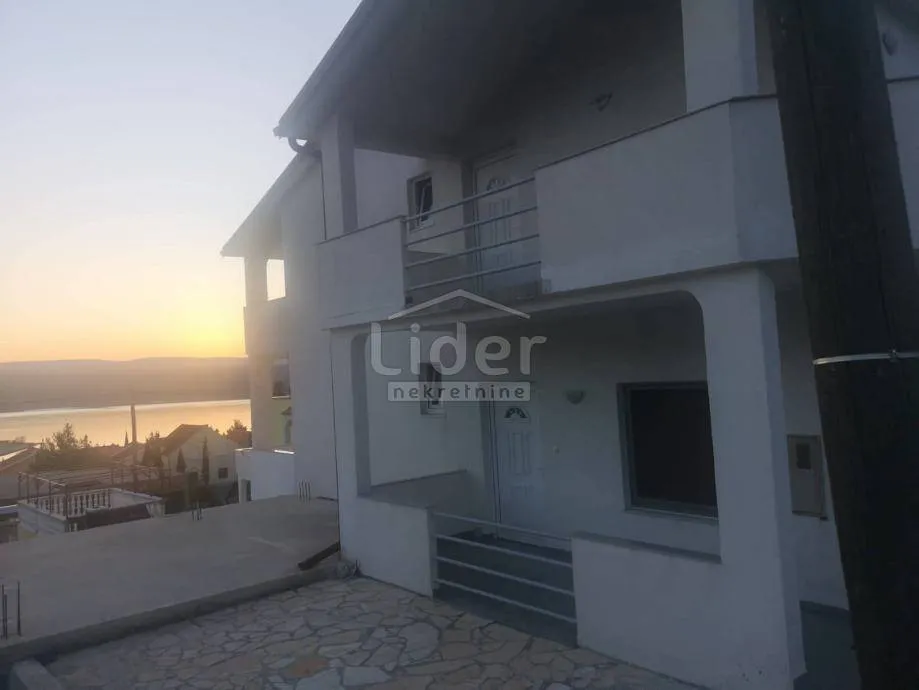 kuća sa 6 apartmana i pogledom na more - slika 26