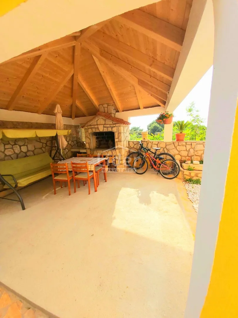 MALI LOŠINJ-samostojeća kuća s 4 apartmana