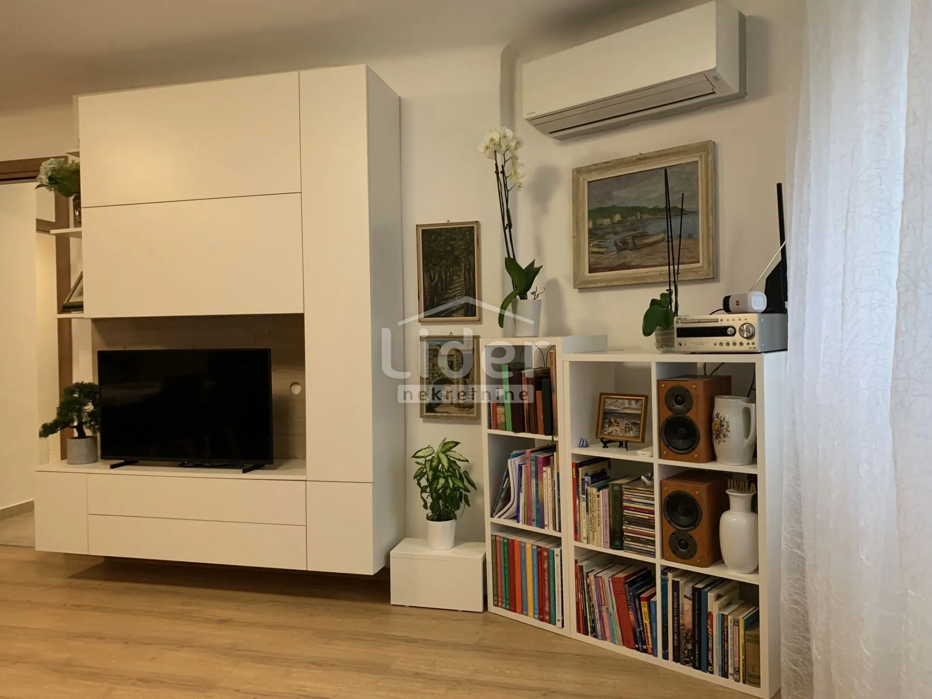 bulevard 3s+db, terasa, vrt, novoadaptiran, namješten! - slika 8