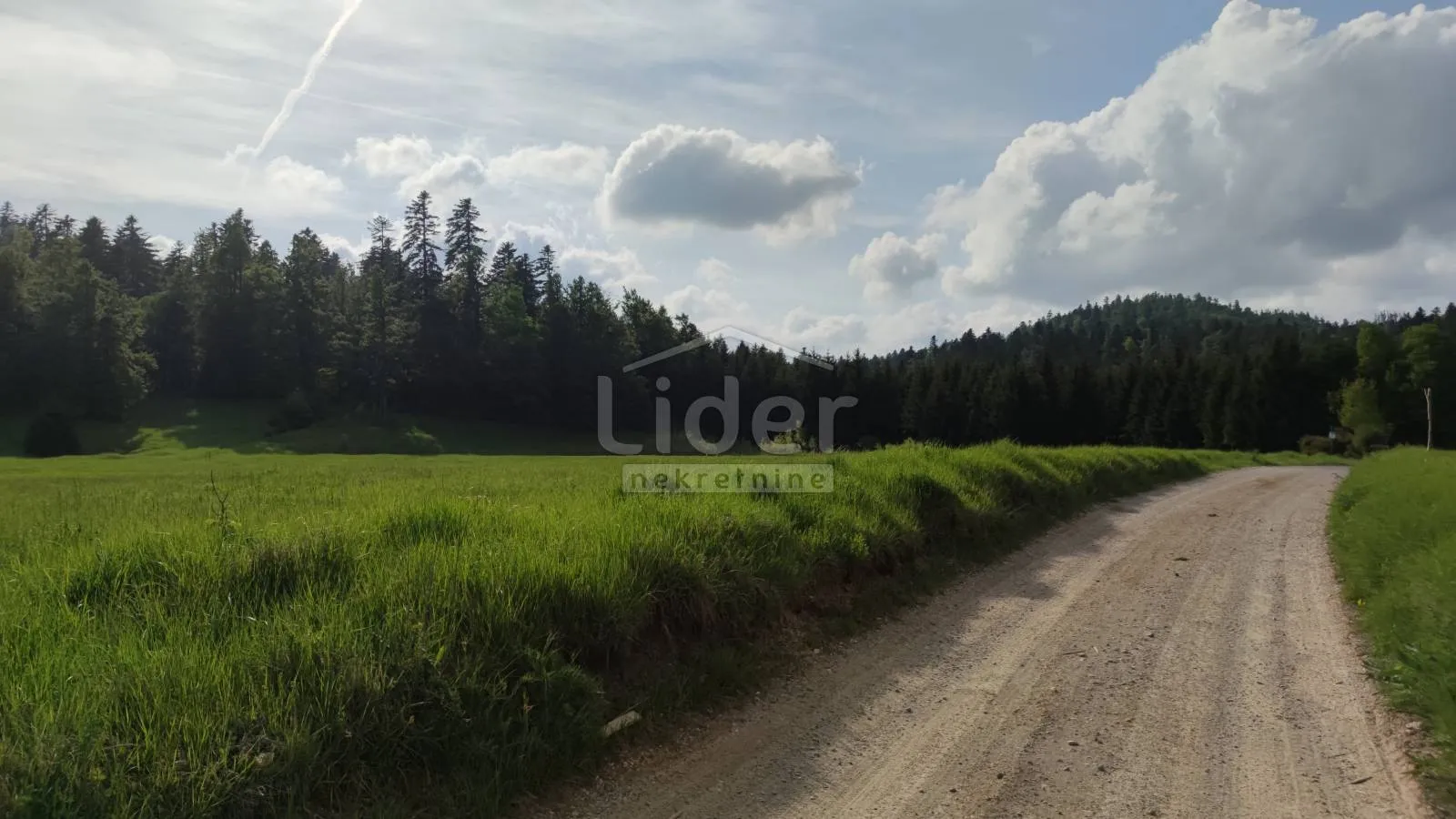 fužine zemljište-šuma od 22.378 m2 s prilazom - slika 2