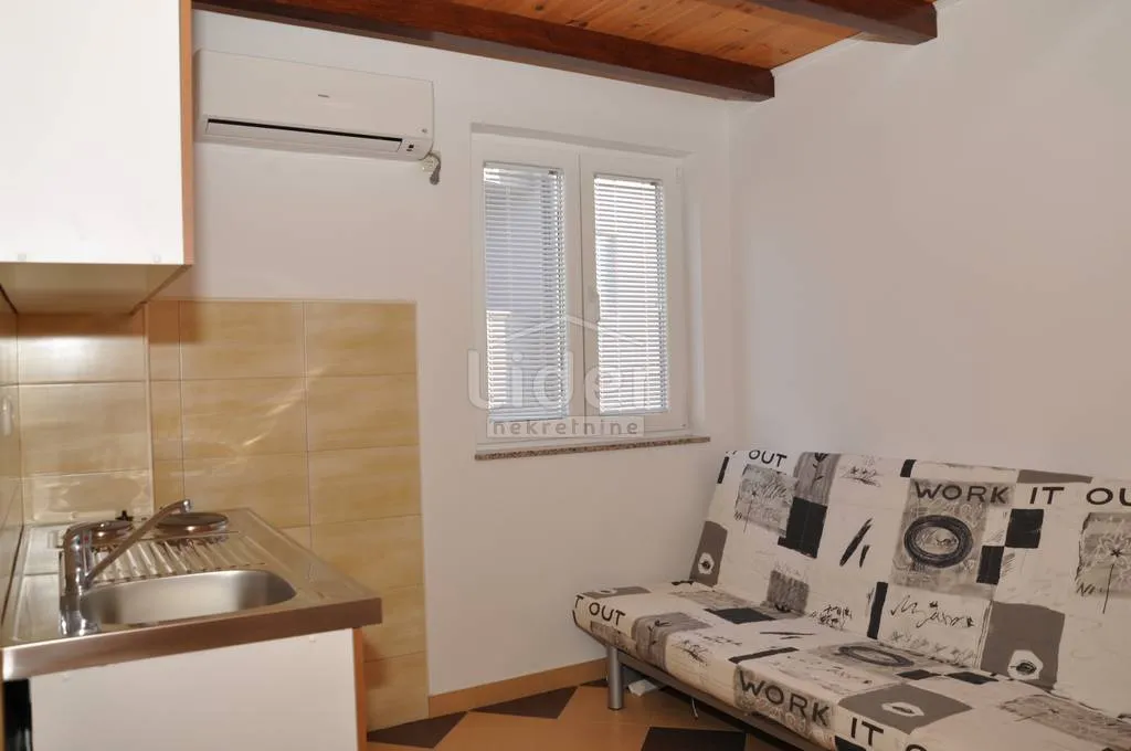 lopar, san marino, apartmanska kuća s restoranom - slika 13