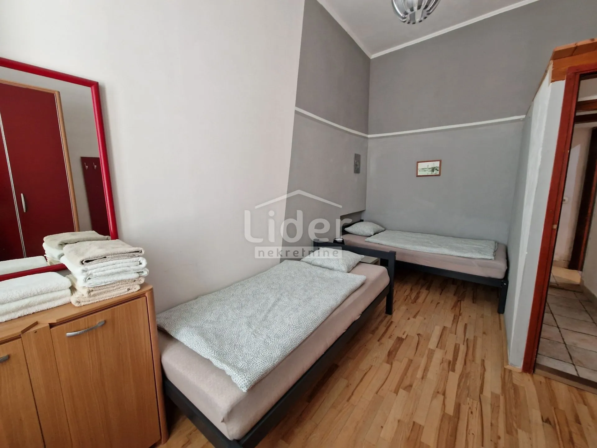 stan 55 m2, starogradska jezgra - slika 8