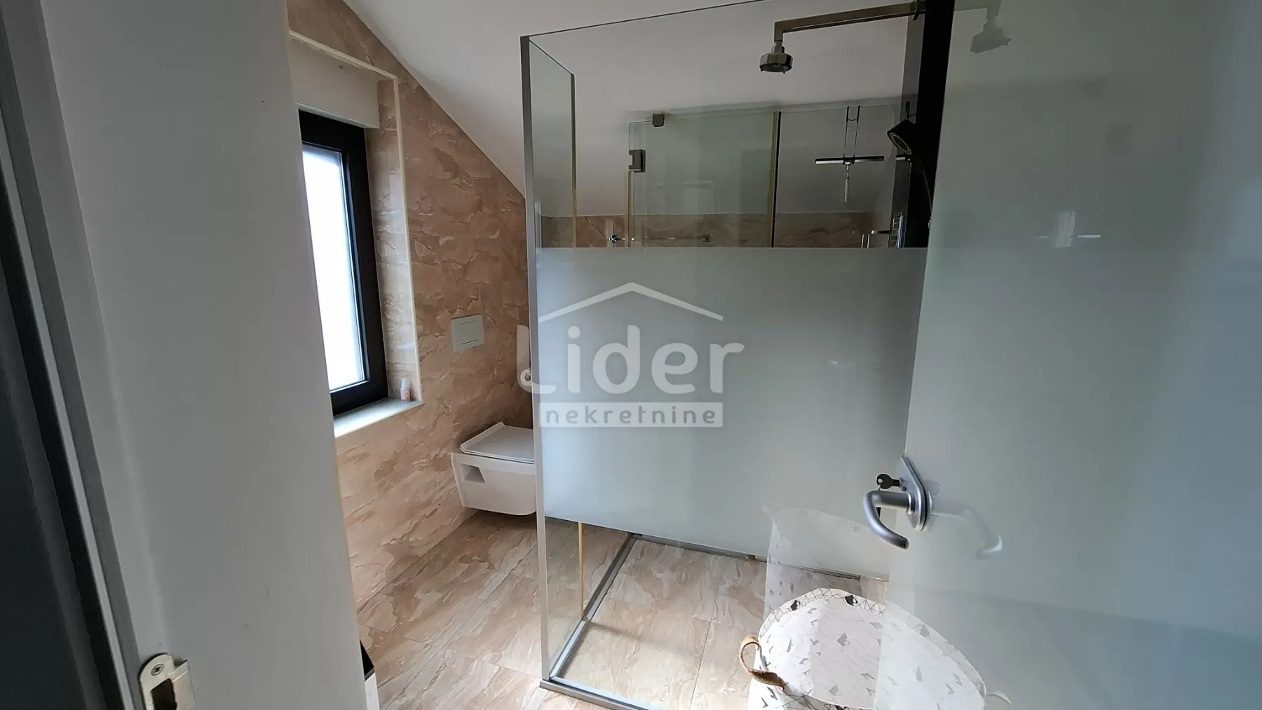 vila s vanjskim i unutarnjim bazenom,saunom ,crikvenica - slika 24