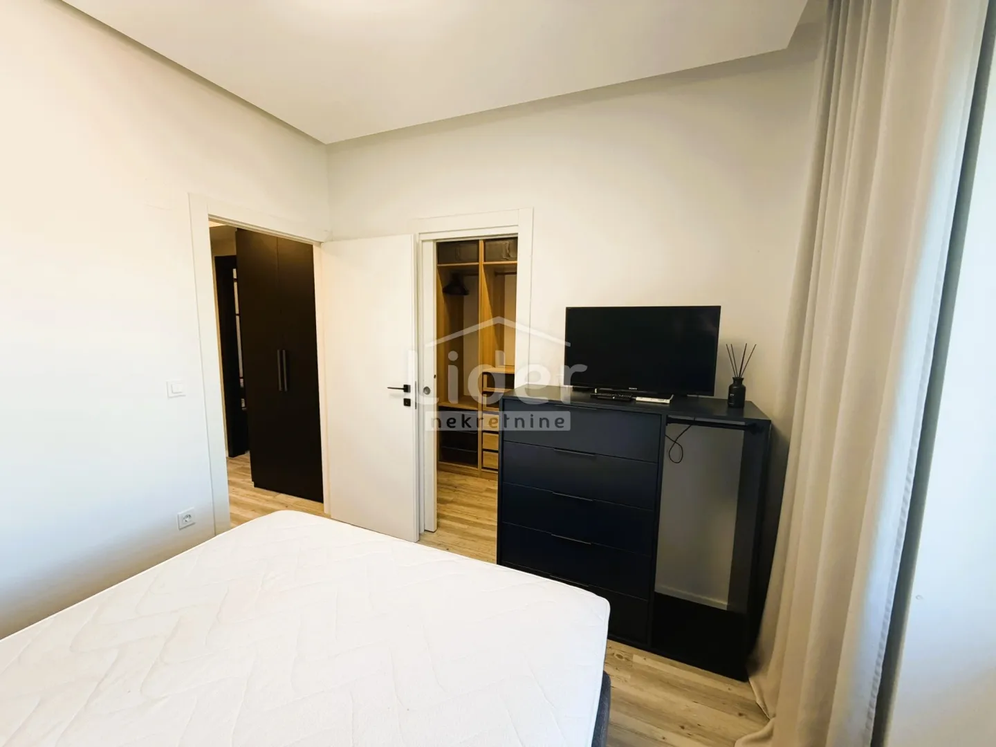 rijeka, donja vežica, moderan 1s+db stan dugoročno iznajmljujemo - slika 28