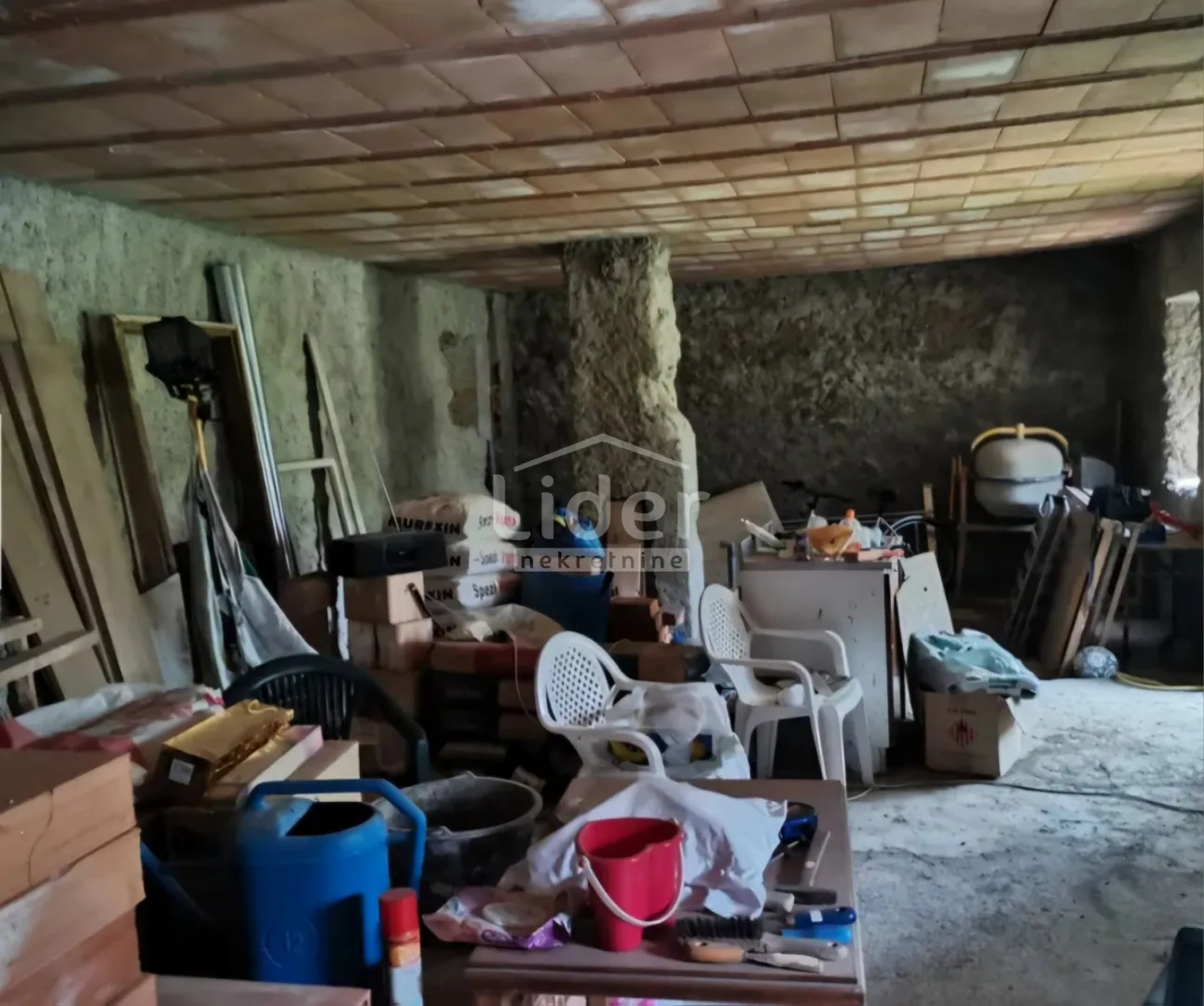 kuća za renovaciju, lič - slika 3