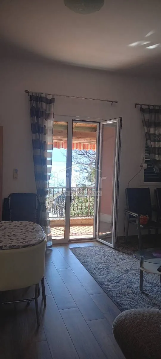 bivio 1s+db stan prvi red do mora sa izlazom na plažu iznajmljujemo - slika 3