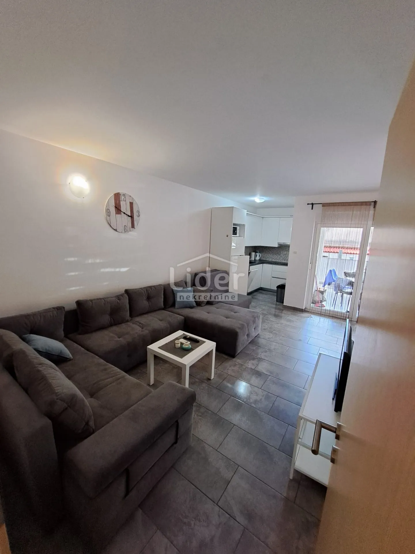 novalja stan 70m2, jacuzzi, blizina centra, škole i vrtića - slika 6